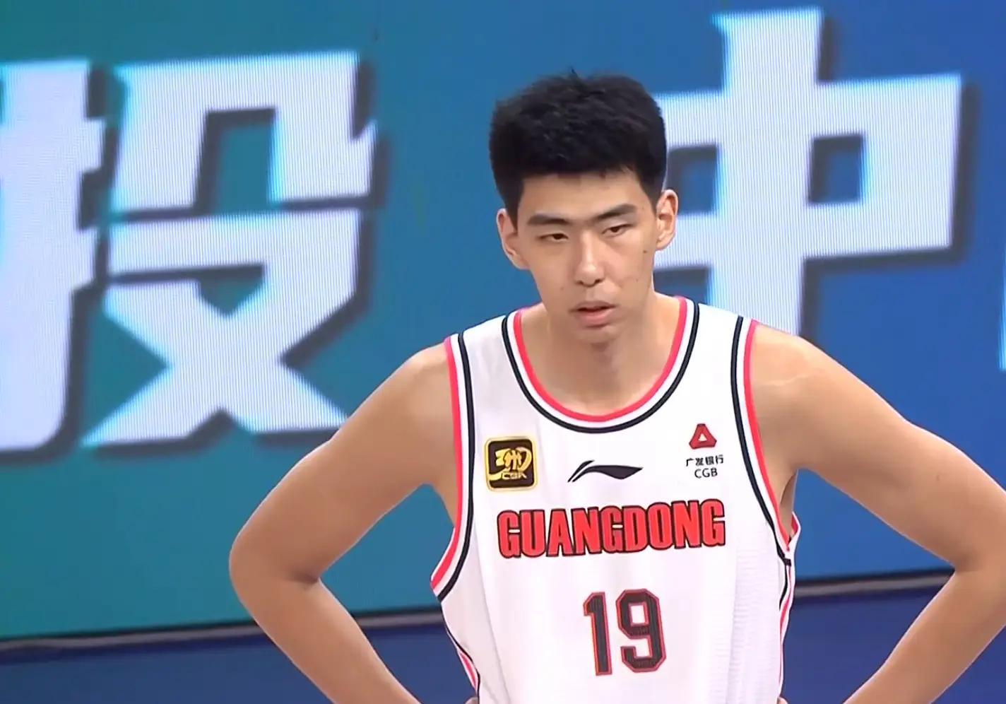 广东被美国球队绝杀！防守拉胯，彰华非无地位，杜润旺杨溢难救主